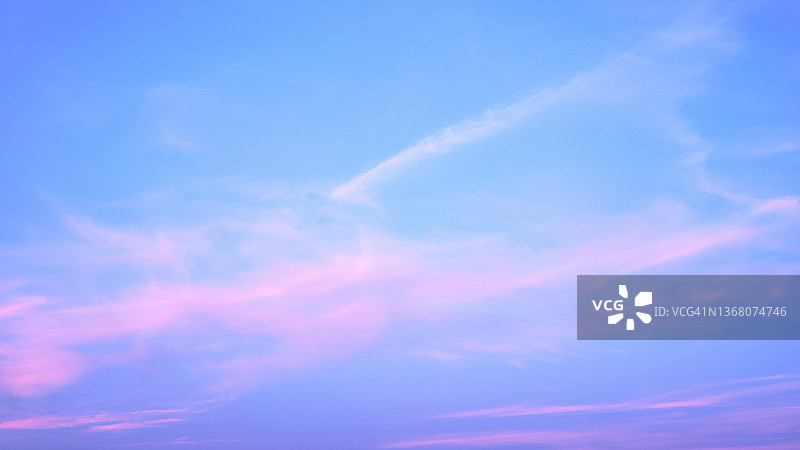 粉蓝色日落天空全景图片素材