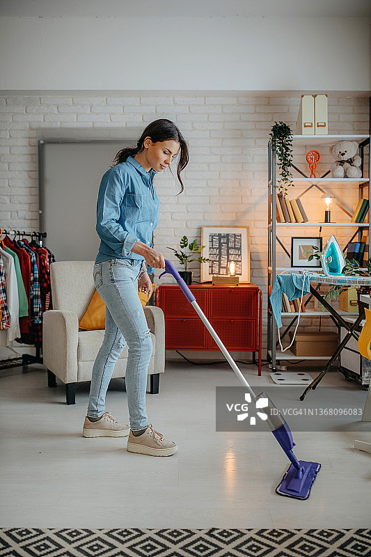 有价值的女人图片素材