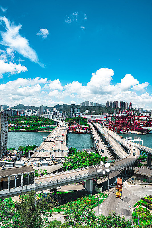 城市夜间货运站交通图片素材