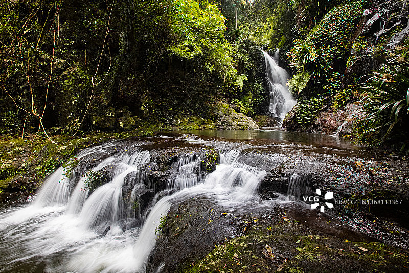 埃勒巴纳瀑布图片素材