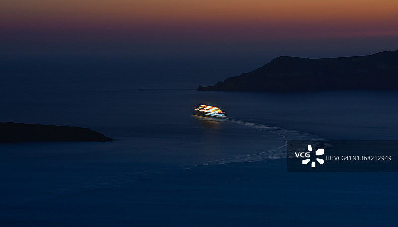 爱琴海上的邮轮图片素材