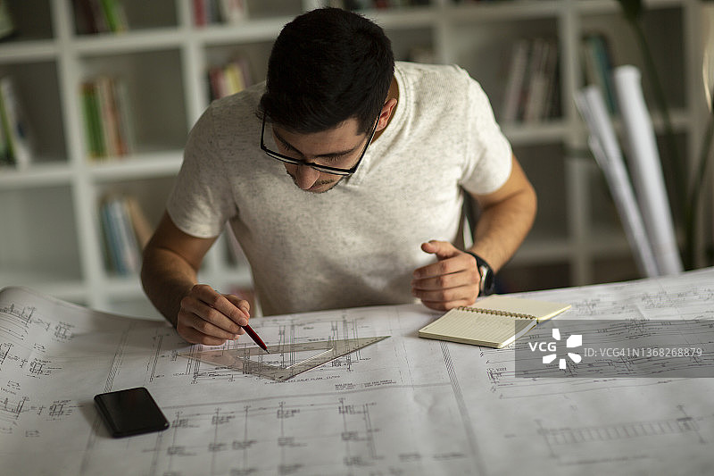 建筑师工作室：建筑设计图纸绘制与建筑模型制作图片素材