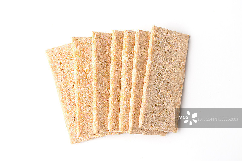 全麦脆面包，白色背景图片素材