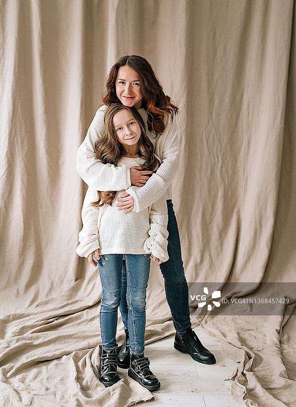 美丽的母女图片素材