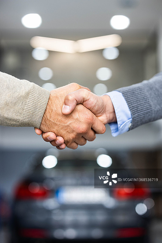 恭喜您购买新车！图片素材