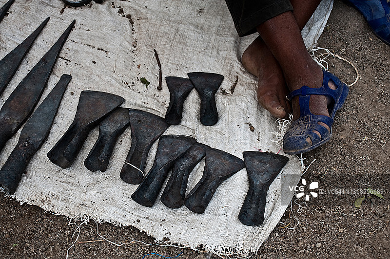 铁匠出售锻造工件（埃塞俄比亚）图片素材