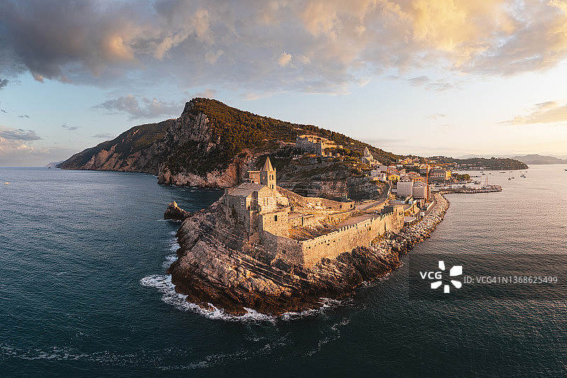 意大利韦内雷港圣彼得教堂图片素材