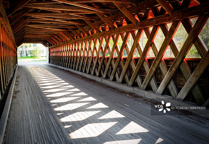 室内廊桥图片素材