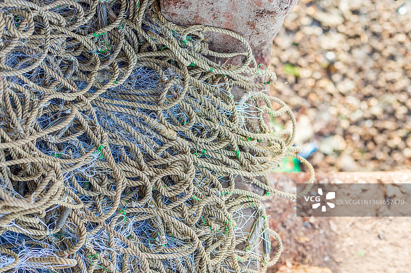 卡拉奇易卜拉欣·海德里鱼市场的彩色渔网图片素材