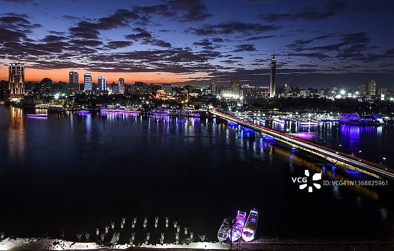 埃及开罗的尼罗河与开罗塔图片素材