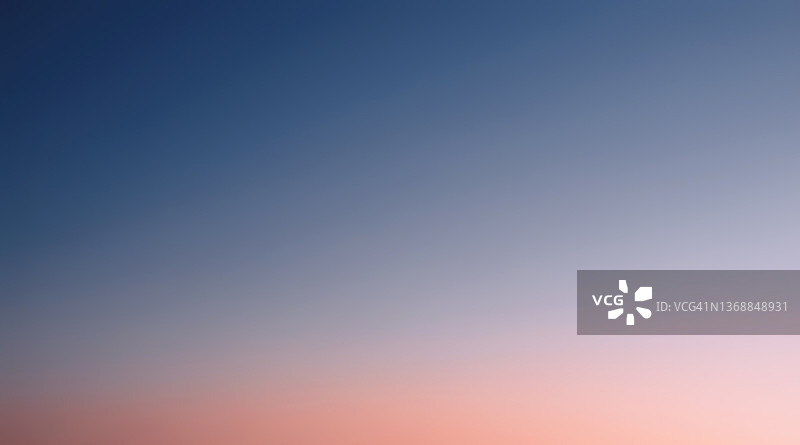 日落时天空的渐变图片素材