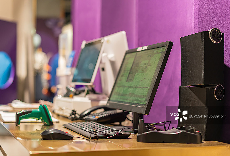 小型商店收银台角落图片素材