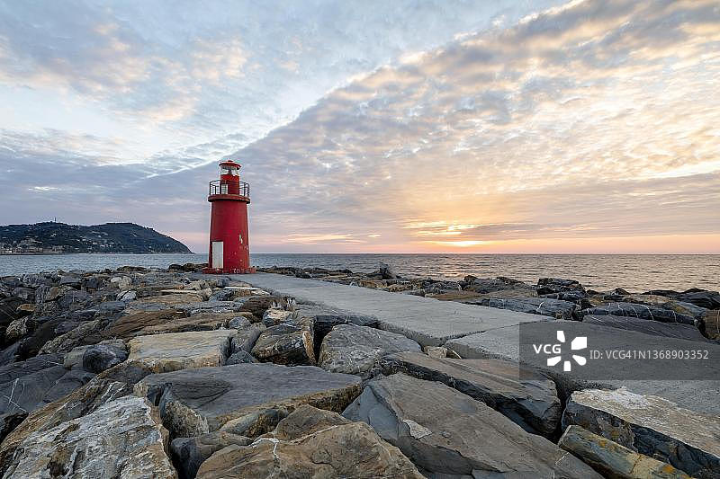 意大利因佩里亚毛里求斯港灯塔日出图片素材