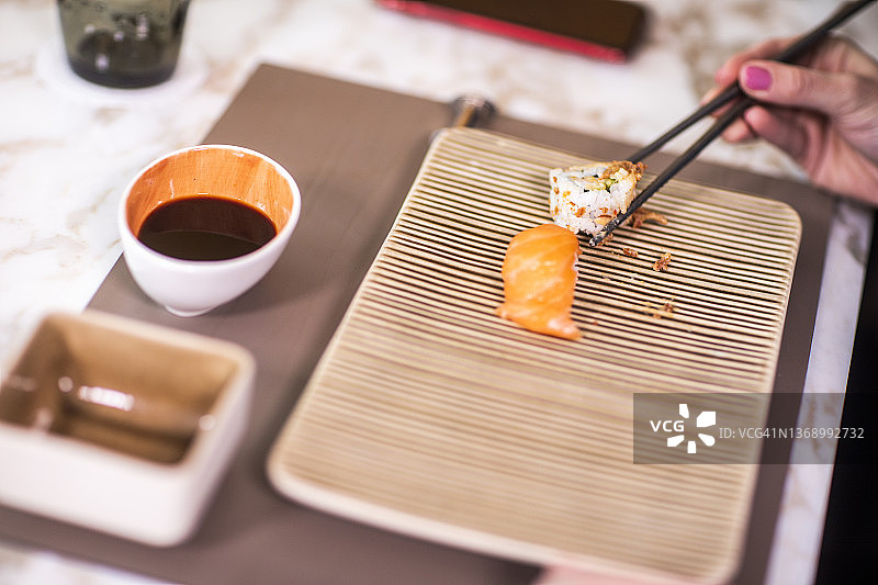 商务生活方式与寿司图片素材