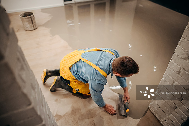 用石膏找平地面图片素材