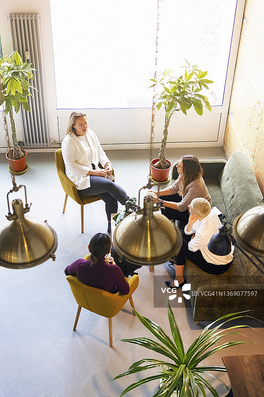 职业女性的咖啡休息时间图片素材