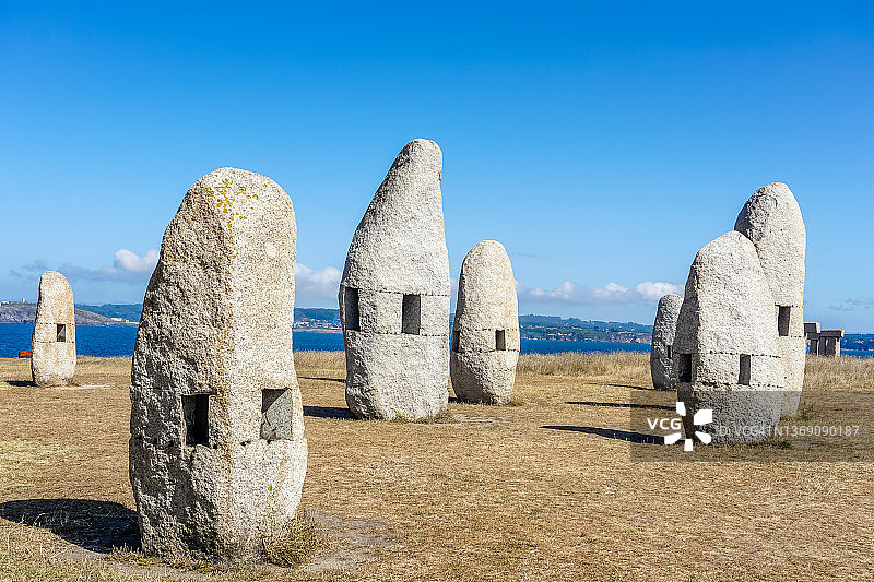 科鲁尼亚石柱群纪念碑图片素材