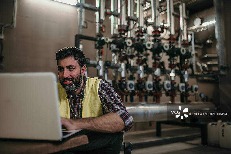 能源工厂工人图片素材