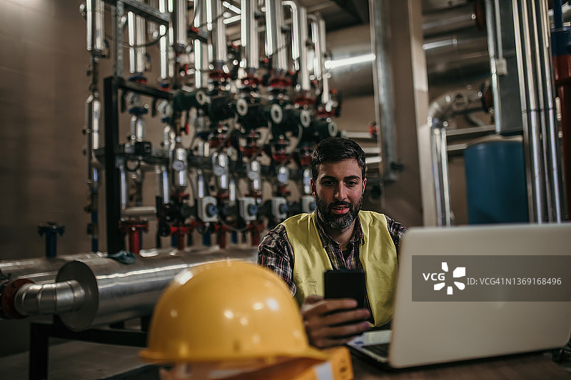 能源工厂工人图片素材