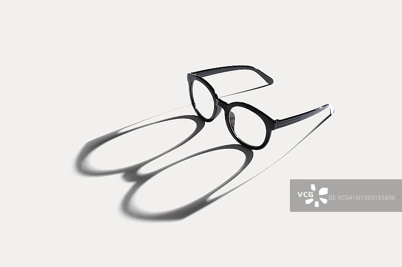 带长阴影的黑色眼镜轮廓图片素材