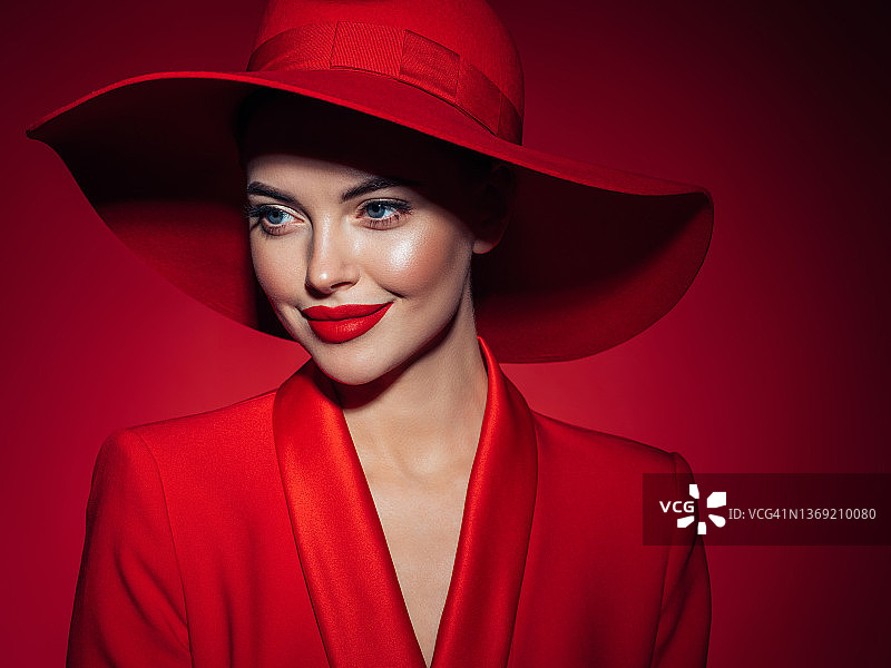戴帽子的漂亮女孩图片素材