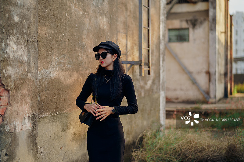 怀旧的女孩肖像图片素材