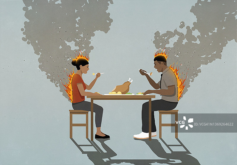 对火鸡晚餐毫不在意的夫妇图片素材