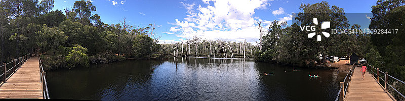 玛格丽特河西澳大利亚的古老木桥图片素材