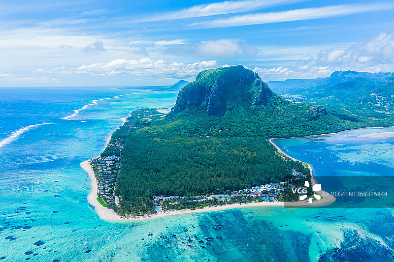 毛里求斯岛全景和莫纳山空中俯瞰图片素材