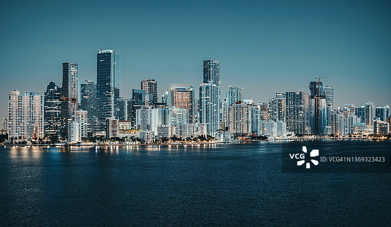 迈阿密佛罗里达州天际线全景（蓝色）图片素材