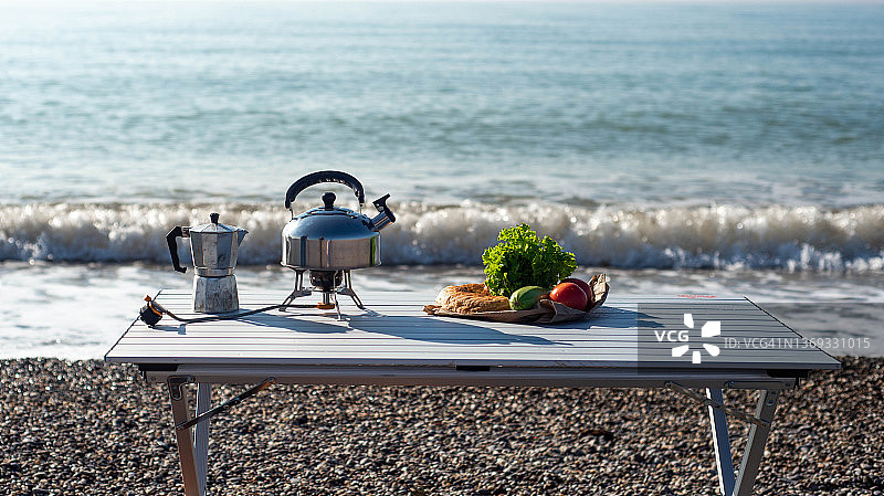 旅途中的茶和素食图片素材