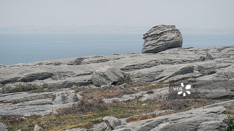 爱尔兰西部巴伦的喀斯特海洋地貌图片素材