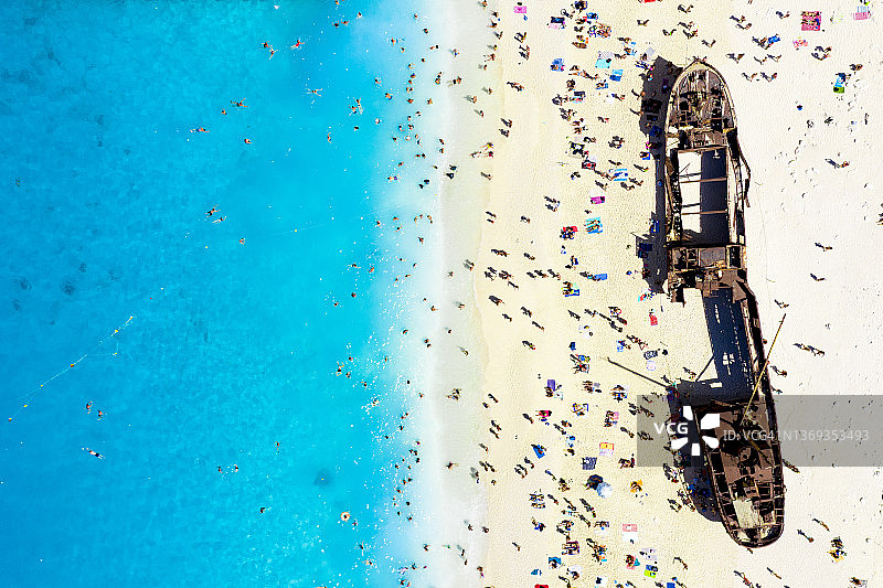 扎金索斯沉船海滩的旧残骸图片素材