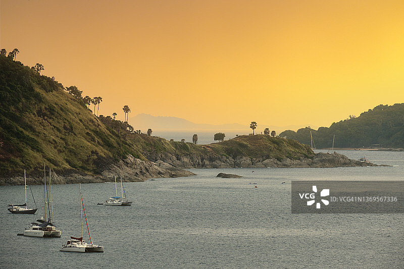 泰国普吉岛蓬贴海角日落的侧视图特写图片素材