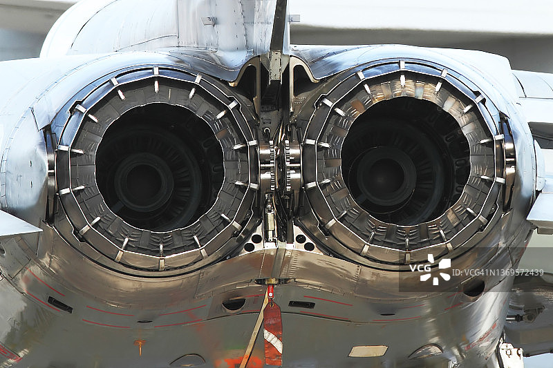 战斗机引擎图片素材