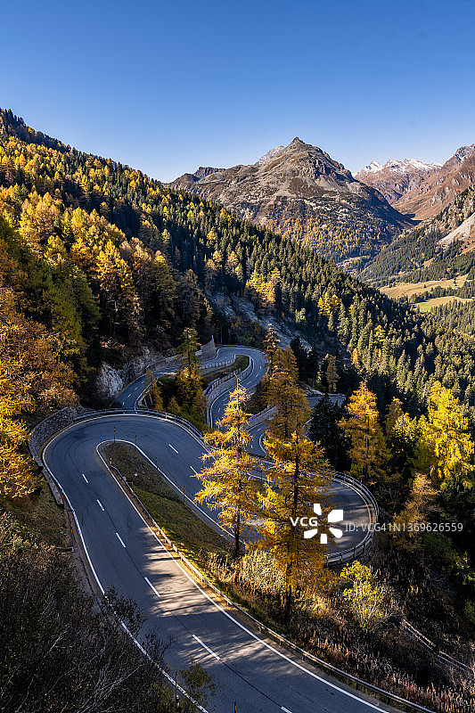 马洛亚山口公路，瑞士，欧洲图片素材