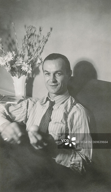 1940至1950年代的复古父亲、复古家庭照片图片素材