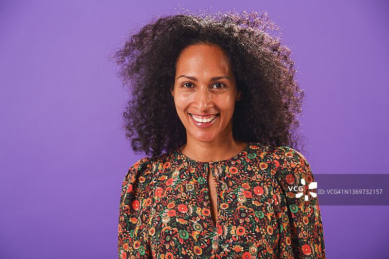 哥伦比亚女子肖像图片素材