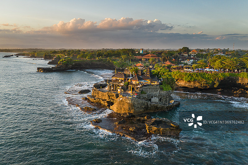 印度尼西亚巴厘岛海神庙日落图片素材