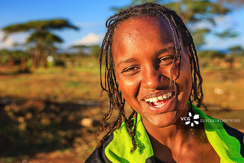 来自埃塞俄比亚博拉纳的年轻女子的肖像图片素材