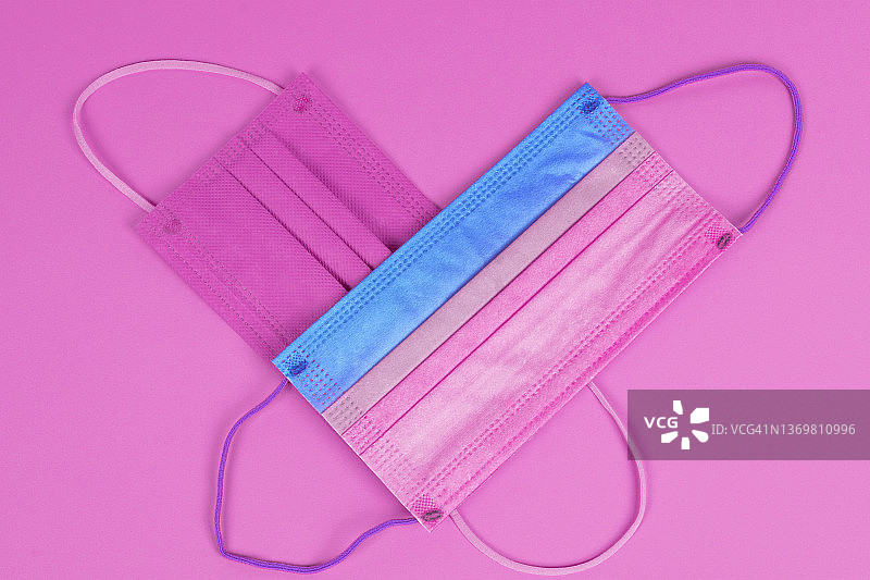 两种心形彩色医用口罩图片素材