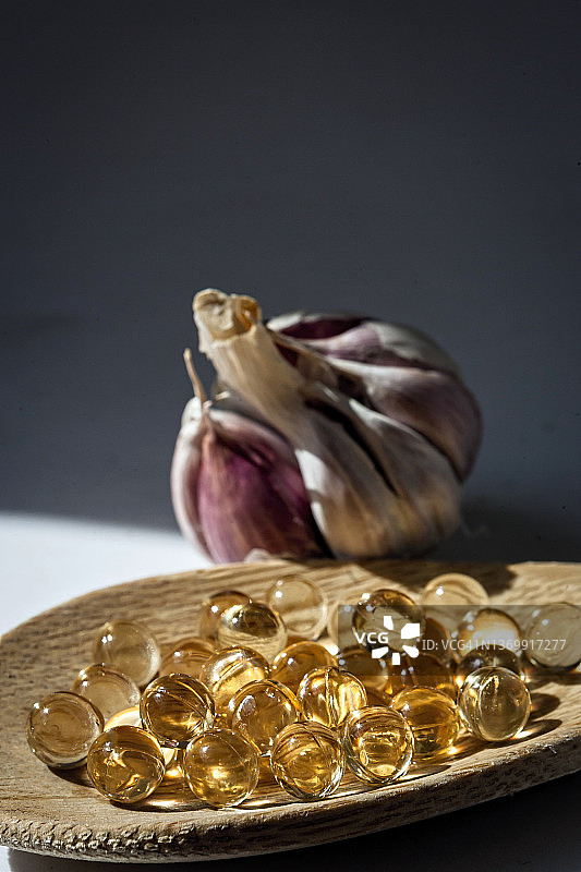 大蒜油胶囊图片素材