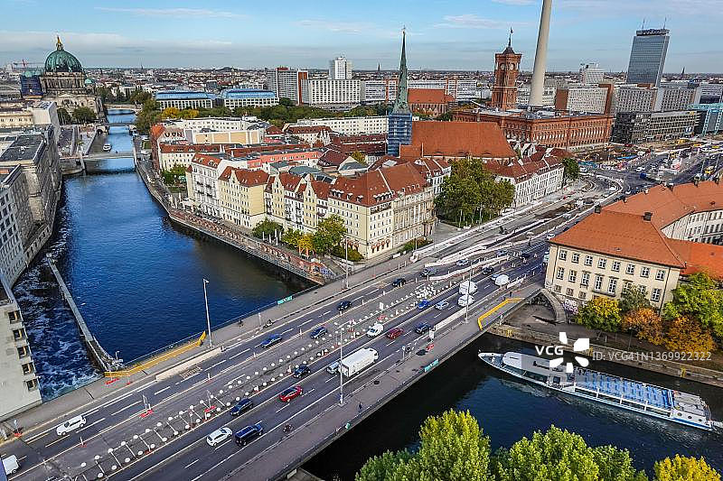 德国柏林米特区尼古拉区施普雷河图片素材