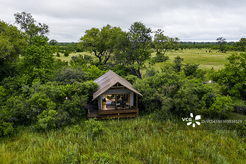 博茨瓦纳小貂木屋的帐篷房间航拍图片素材