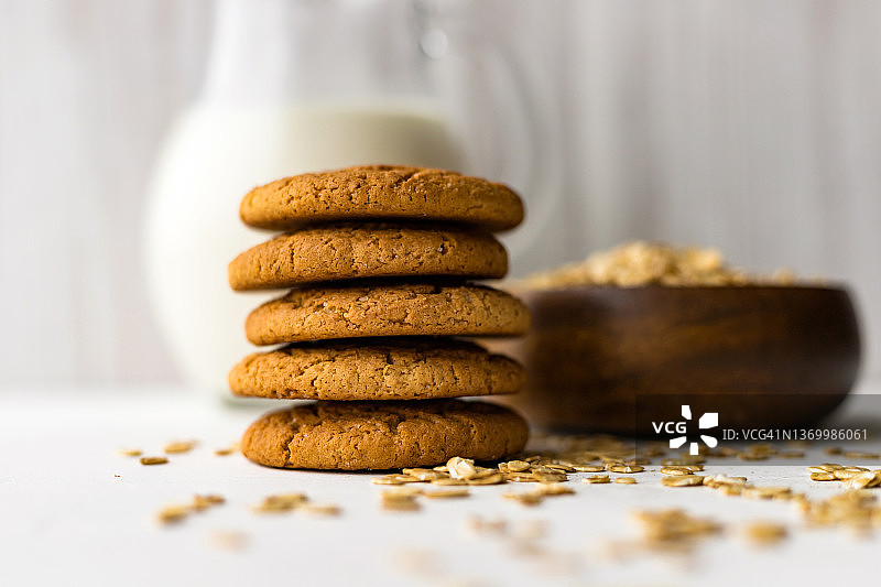 燕麦饼干和燕麦片与牛奶背景图片素材