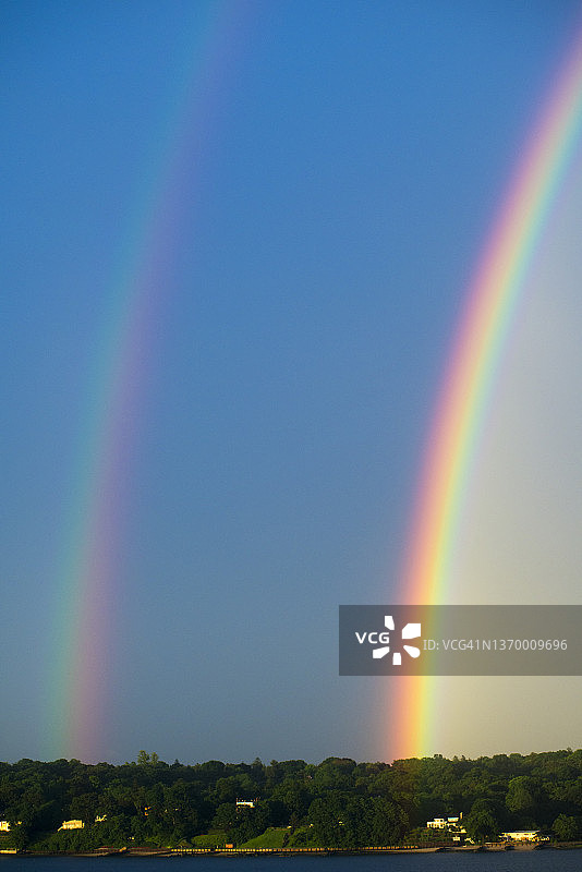 两道彩虹图片素材