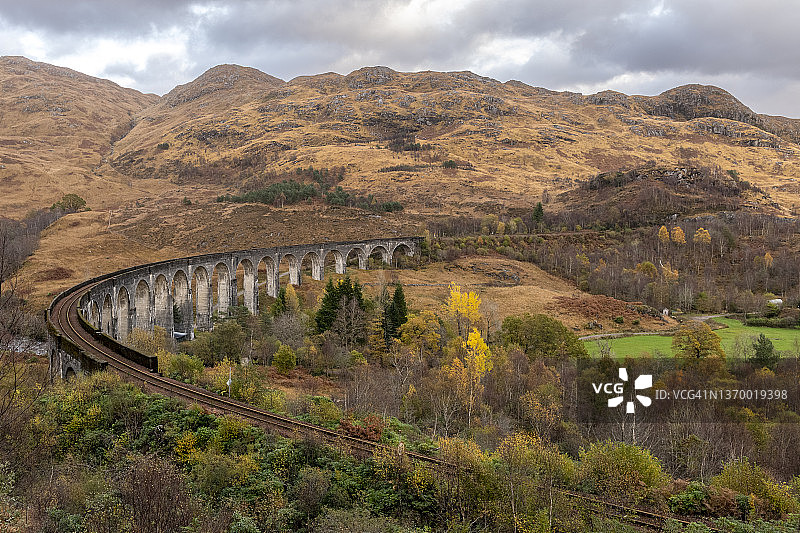 苏格兰高地的格伦芬南高架桥图片素材