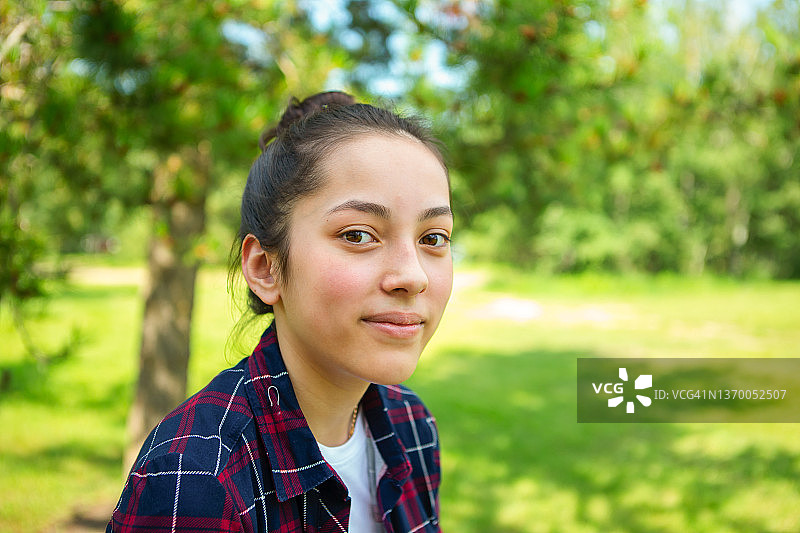 美丽的混血女孩图片素材