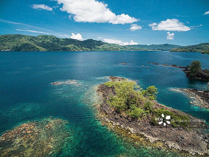 印度尼西亚比通岛屿海岸线航拍照片图片素材