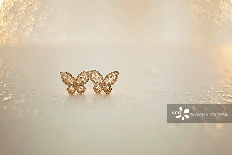 蝴蝶耳环图片素材